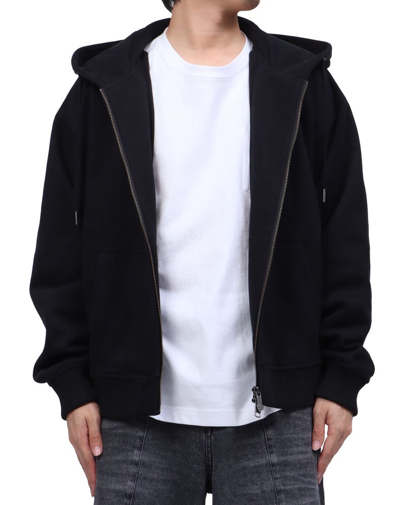 ブラック：173cm63kg(Lサイズ着用)