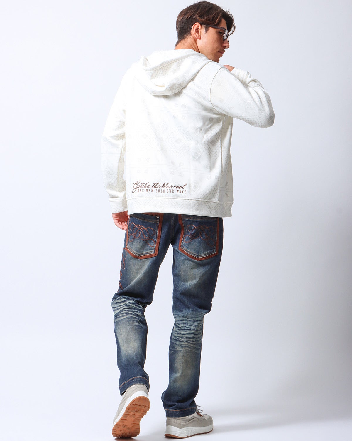 オフホワイト：180cm/70kg(Lサイズ着用)