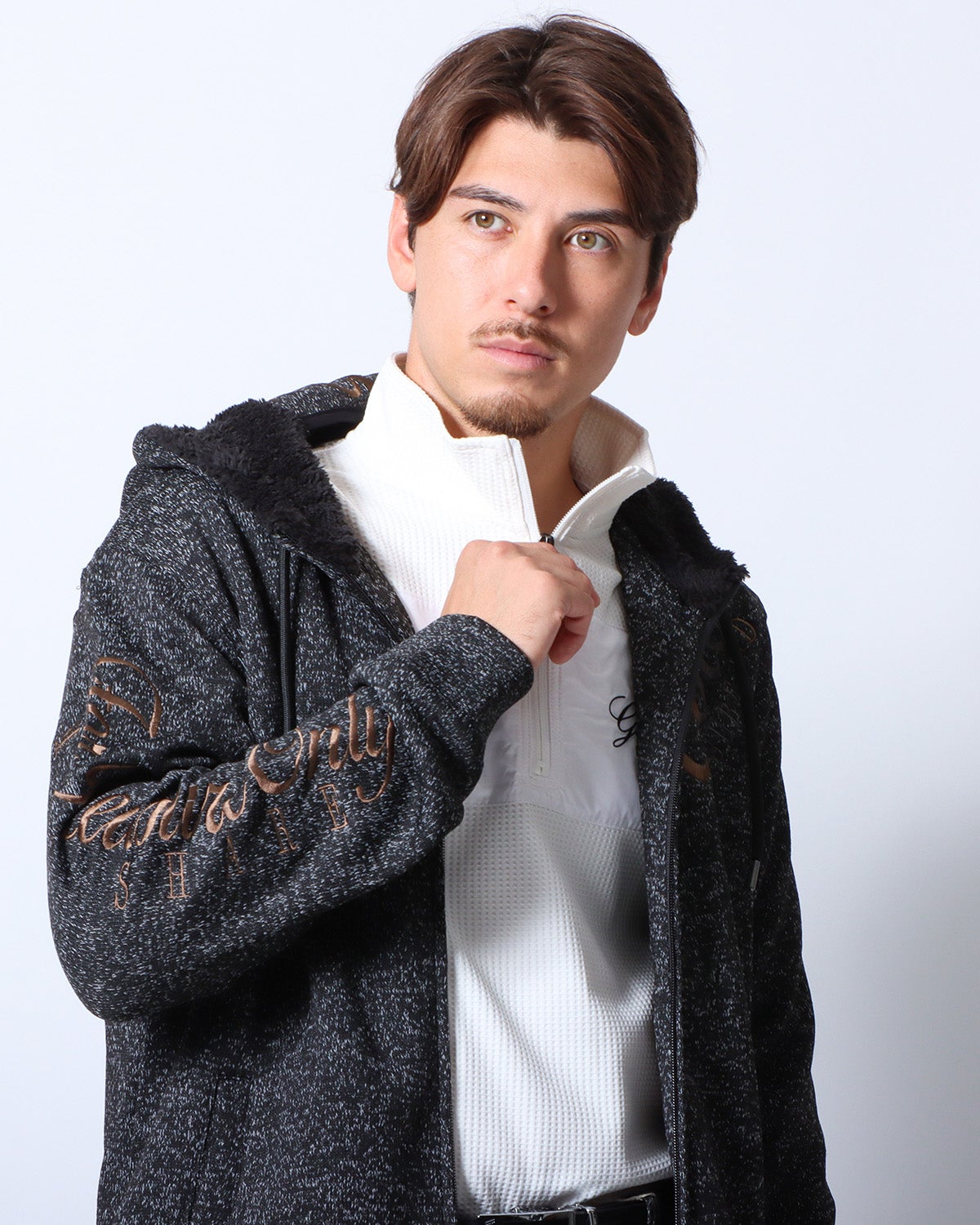 ブラック：180cm/70kg(Lサイズ着用)