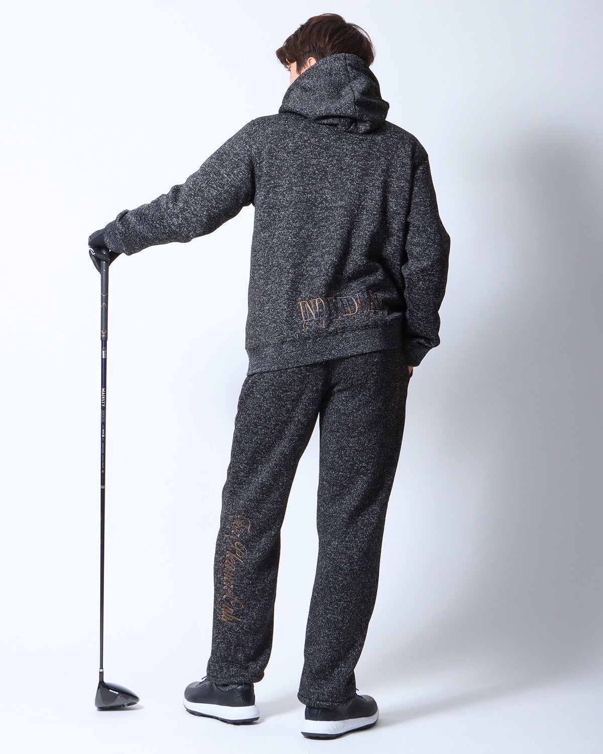 ブラック：180cm/70kg(Lサイズ着用)