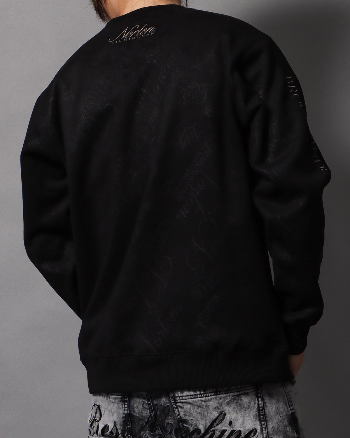 ブラック：178cm/75kg(Lサイズ着用)