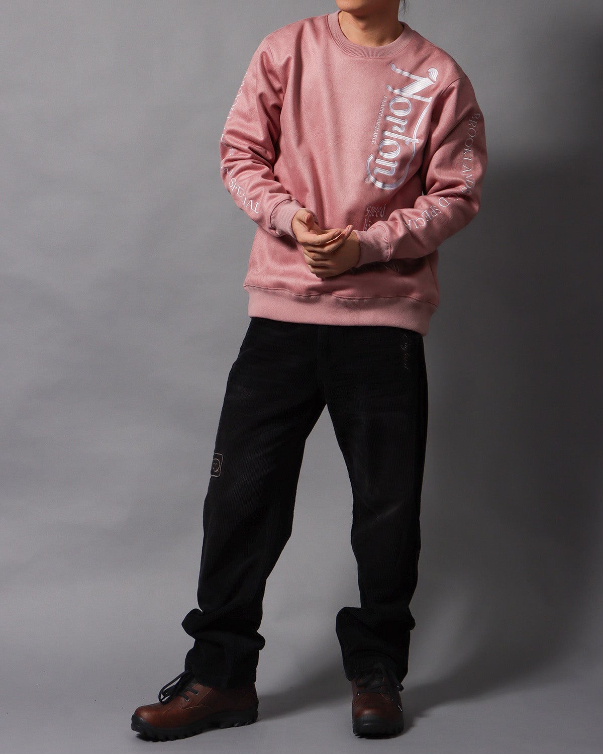 ピンクグレー：178cm/75kg(Lサイズ着用)