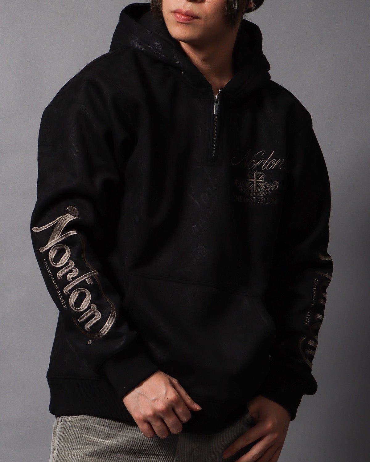 ブラック：178cm/75kg(Lサイズ着用)