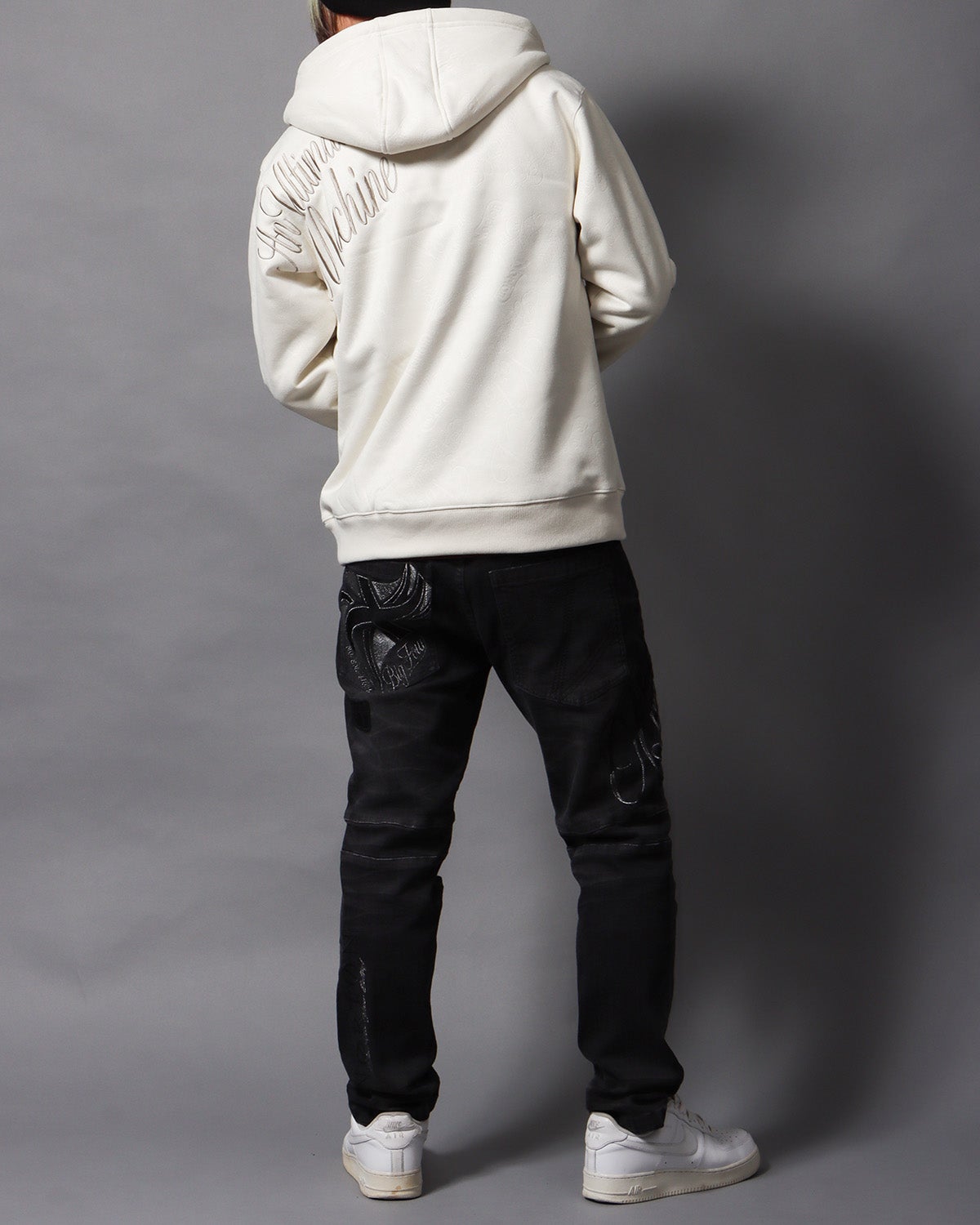 オフホワイト：178cm/75kg(Lサイズ着用)
