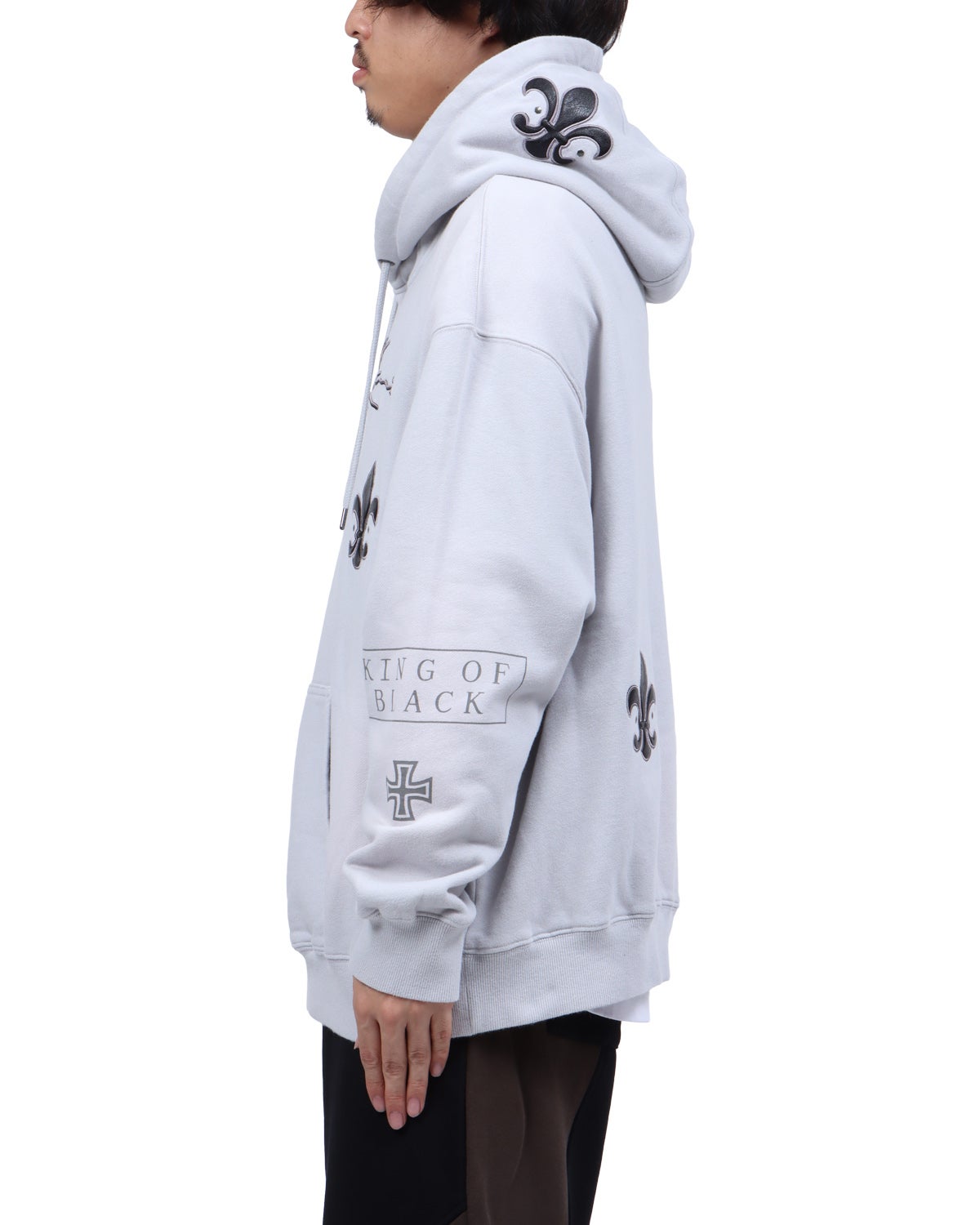 グレー：173cm63kg(Lサイズ着用)