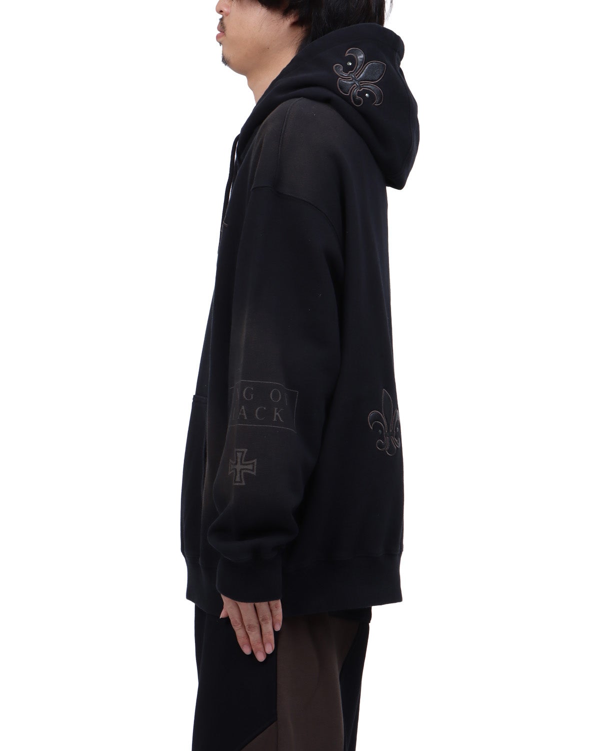 ブラック：173cm63kg(Lサイズ着用)