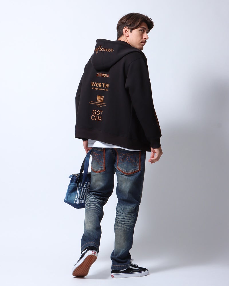 ブラック：180cm/70kg(Lサイズ着用)