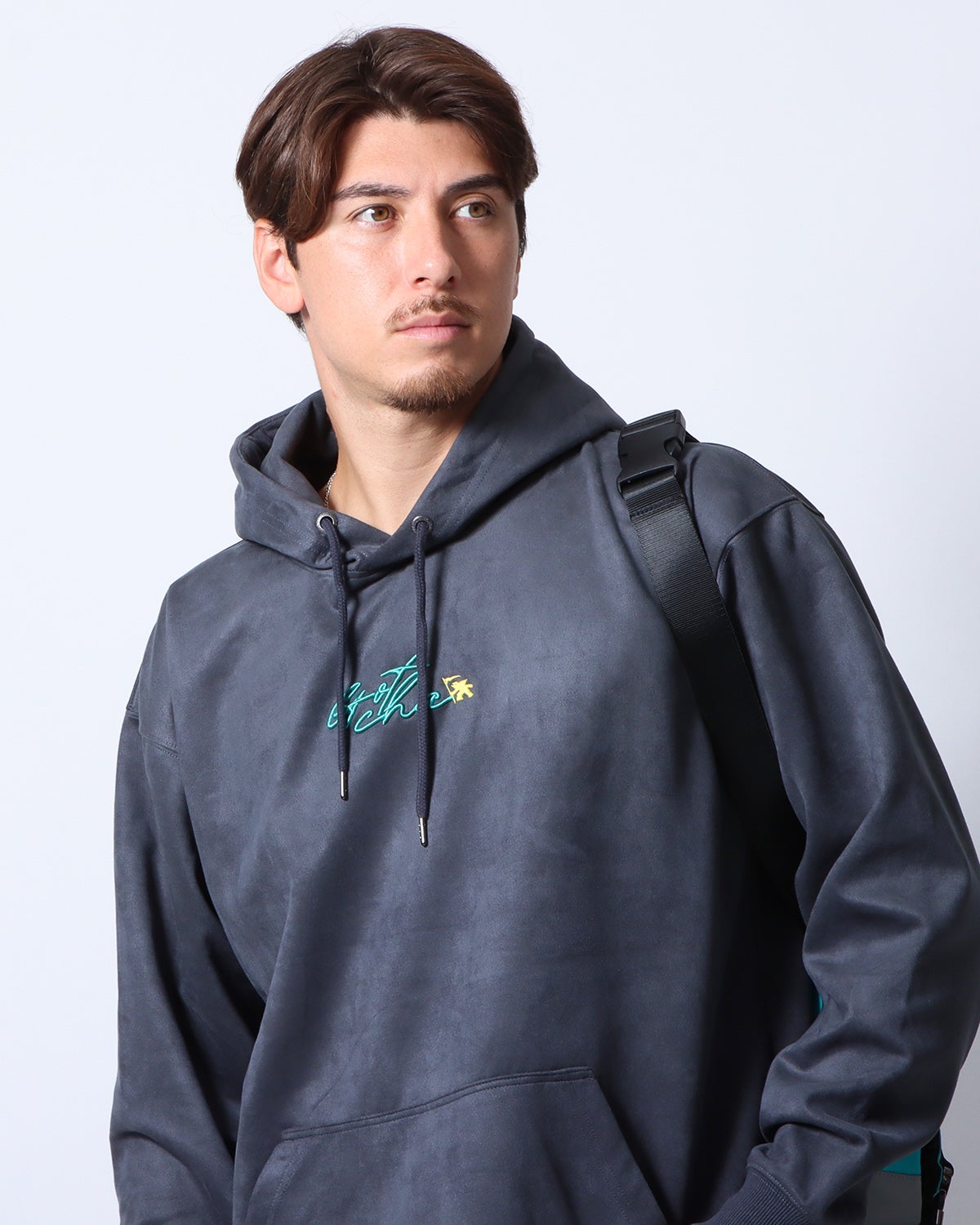チャコール：180cm/70kg(Lサイズ着用)