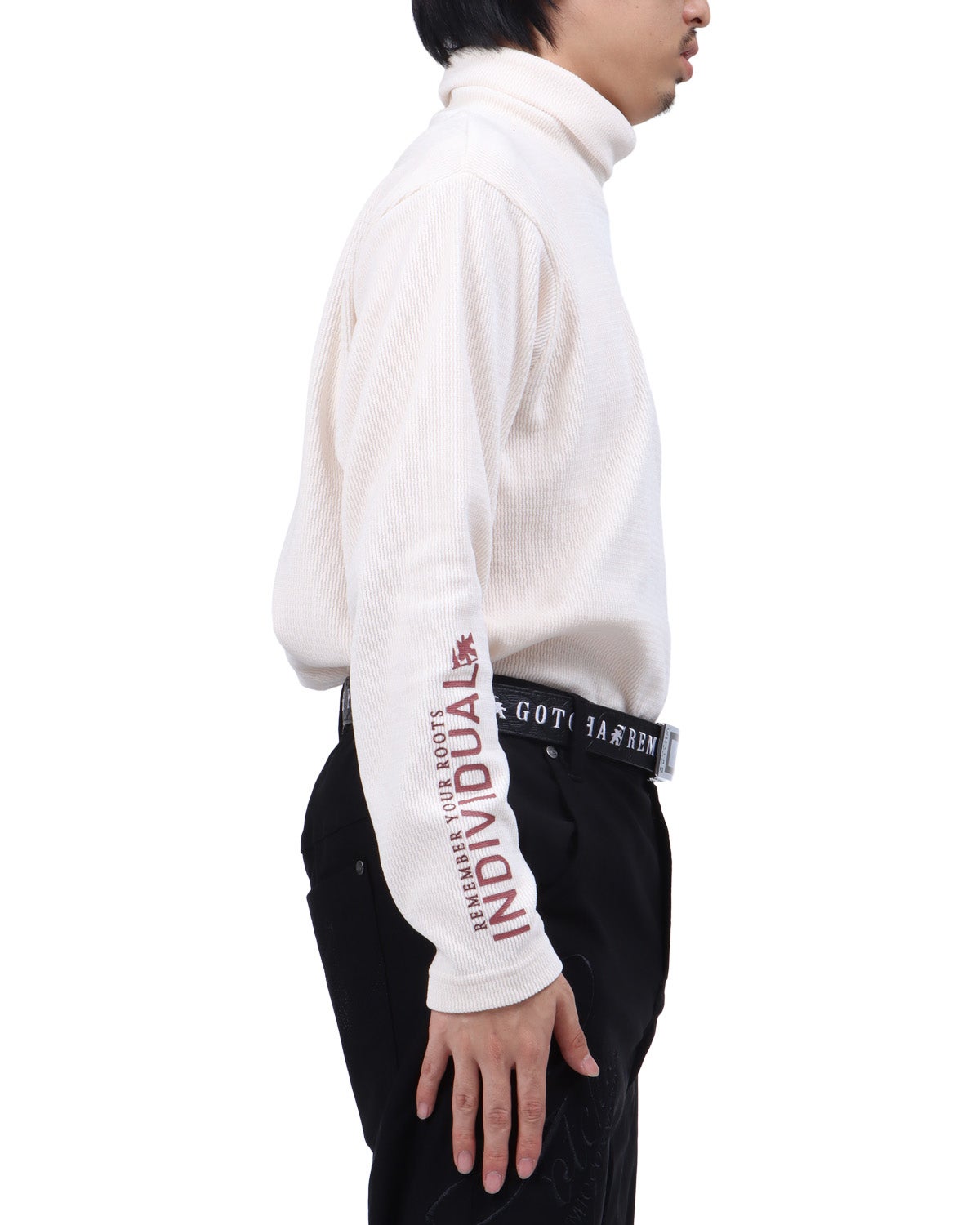 ホワイト：173cm63kg(Lサイズ着用)