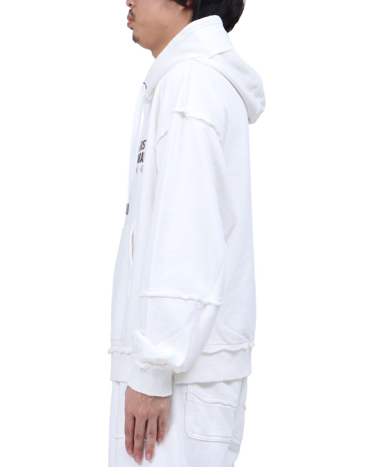 ホワイト：173cm63kg(Lサイズ着用)