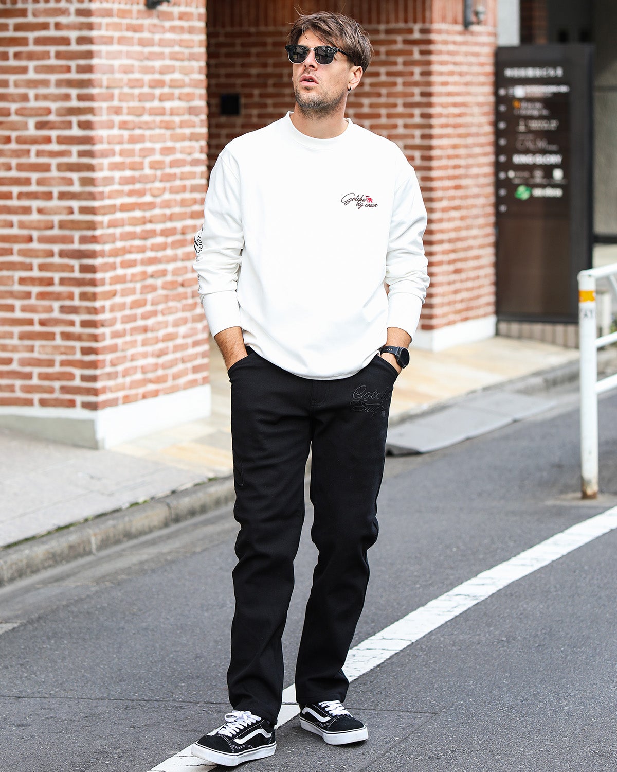ホワイト：183cm/70kg(Lサイズ着用)