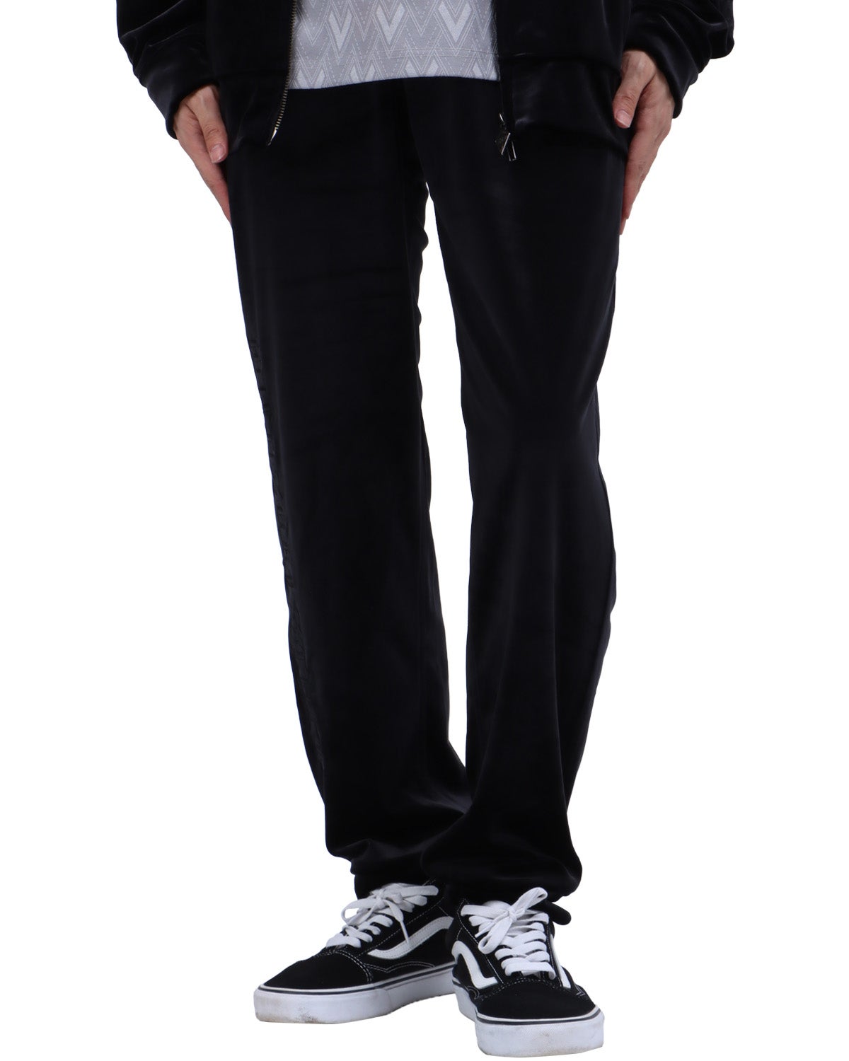 ブラック：173cm63kg(Lサイズ着用)