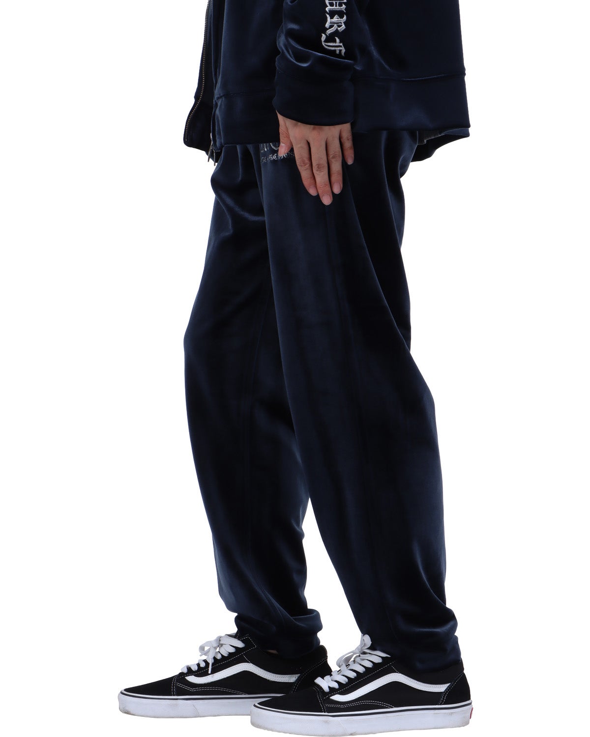 ブルーグレー：173cm63kg(Lサイズ着用)