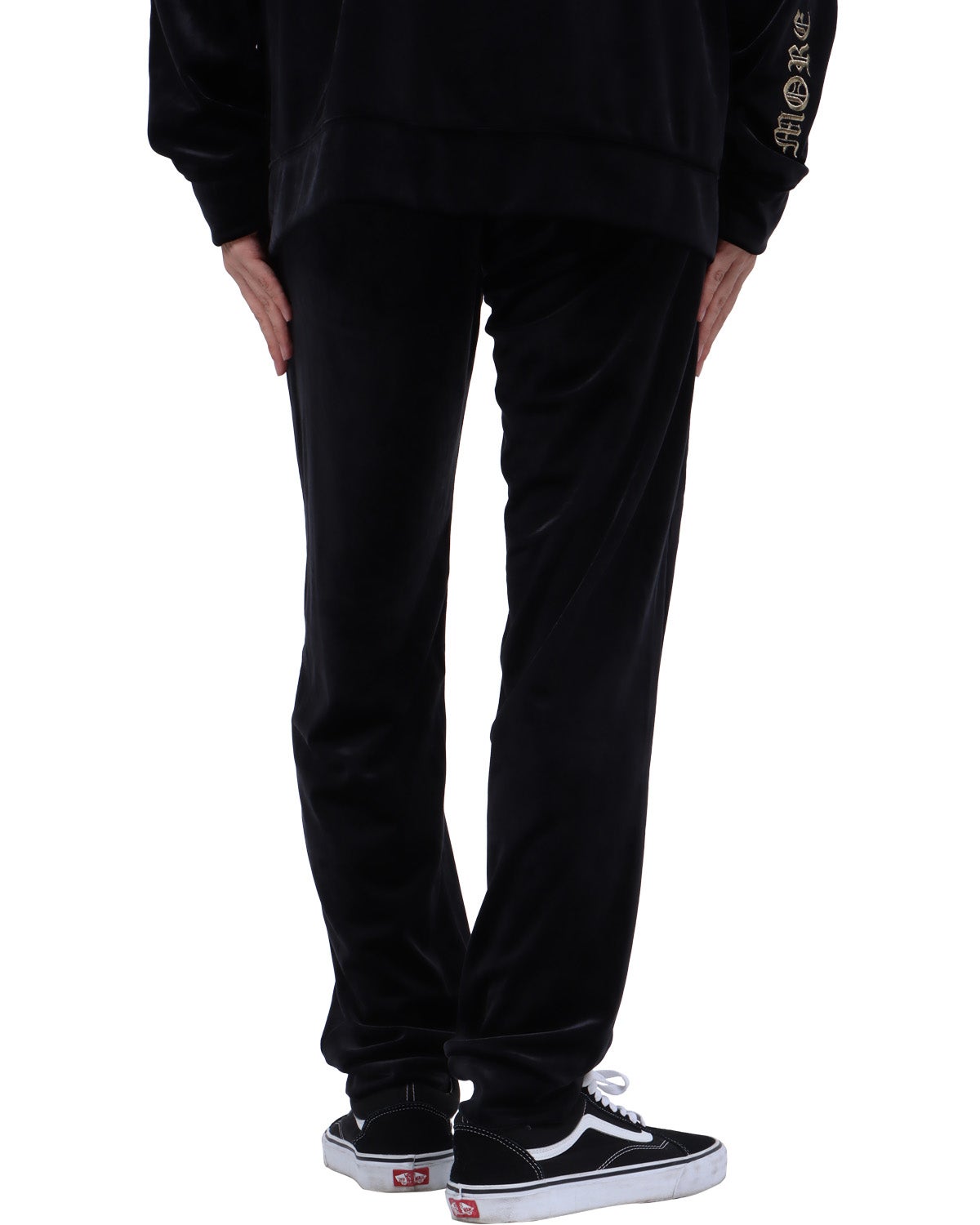 ゴールド：173cm63kg(Lサイズ着用)