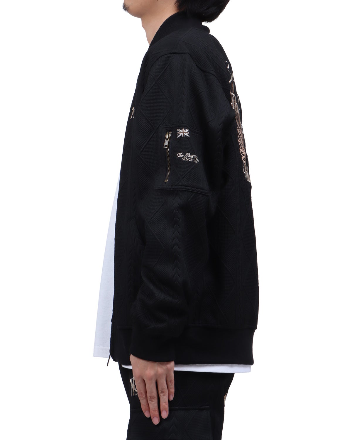 ブラック：173cm63kg(Lサイズ着用)