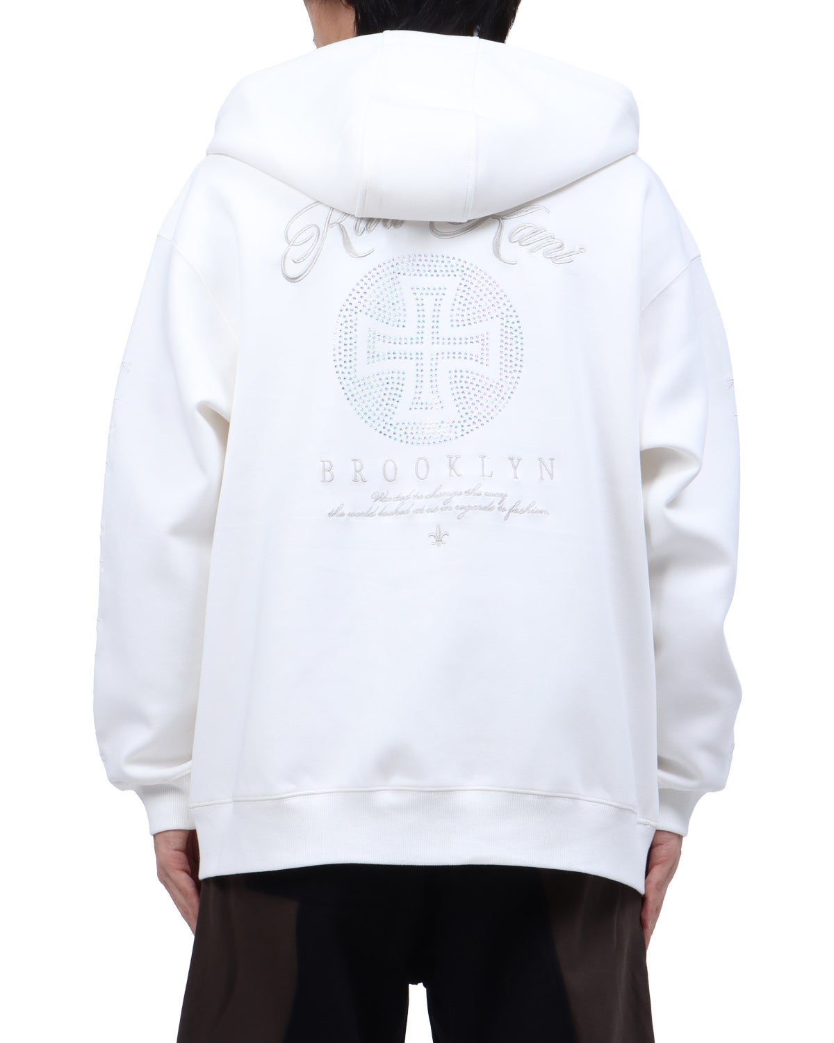 ホワイト：173cm63kg(Lサイズ着用)