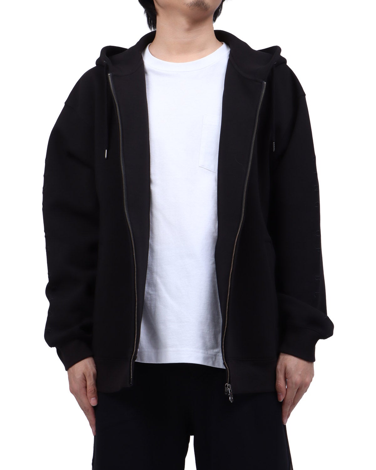 ブラック：173cm63kg(Lサイズ着用)