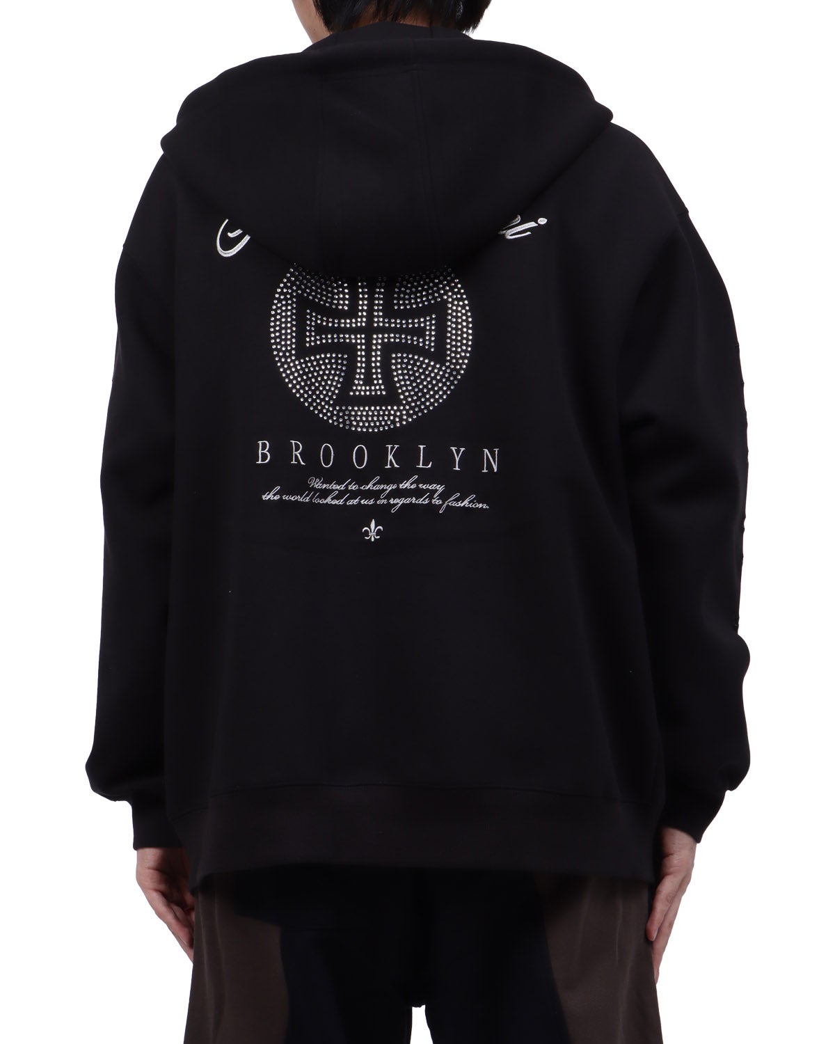 ブラック：173cm63kg(Lサイズ着用)