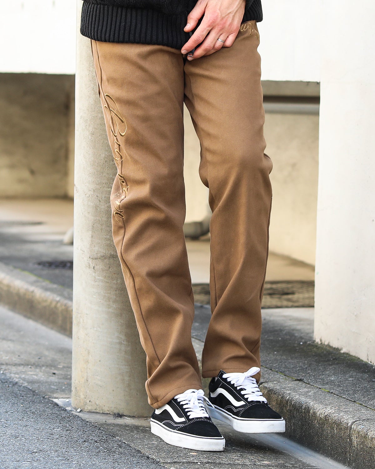 ベージュ：183cm/70kg(Lサイズ着用)