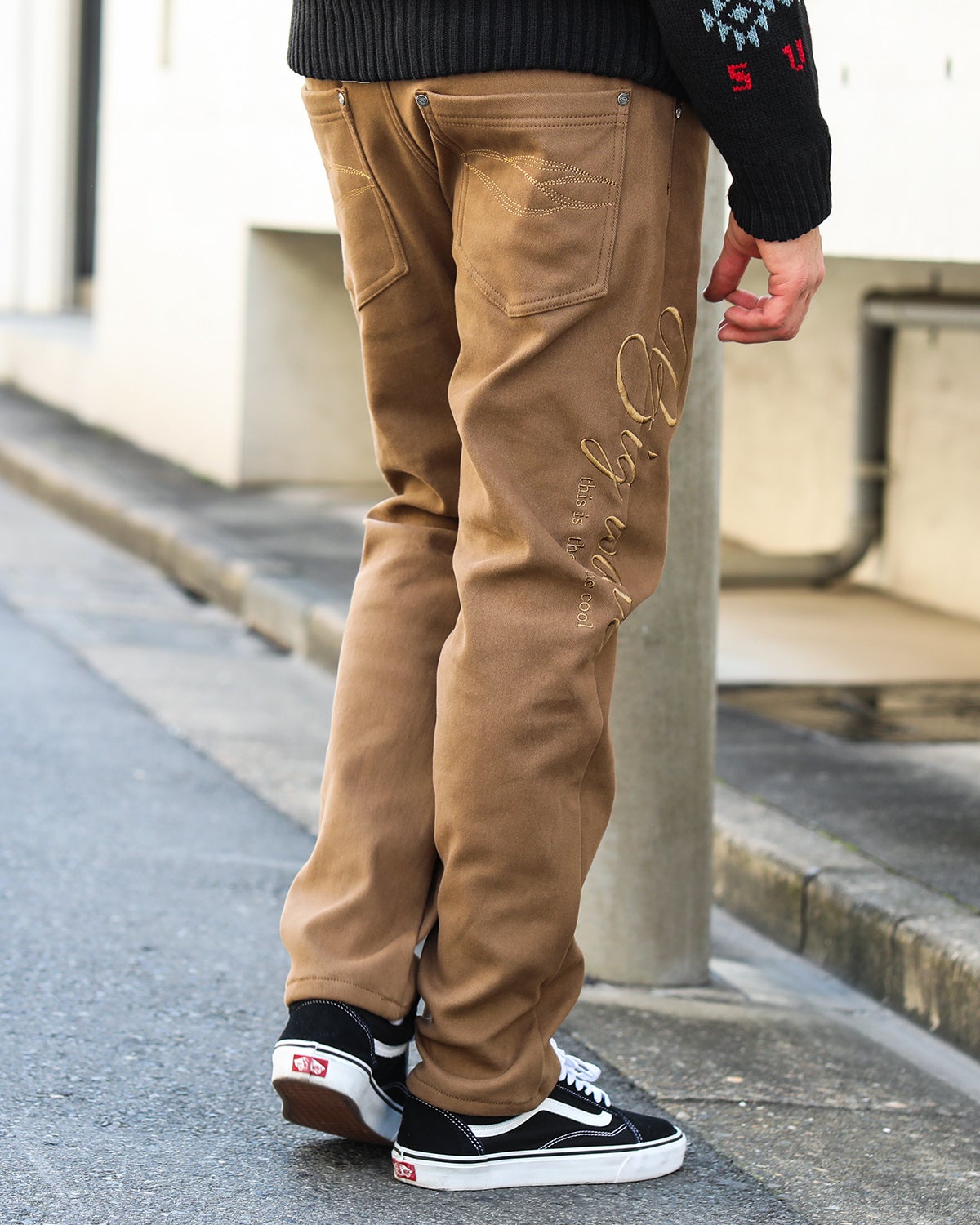 ベージュ：183cm/70kg(Lサイズ着用)