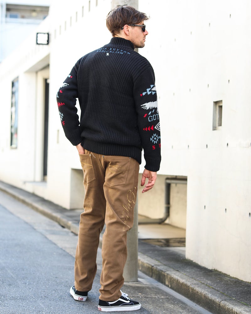 ベージュ：183cm/70kg(Lサイズ着用)