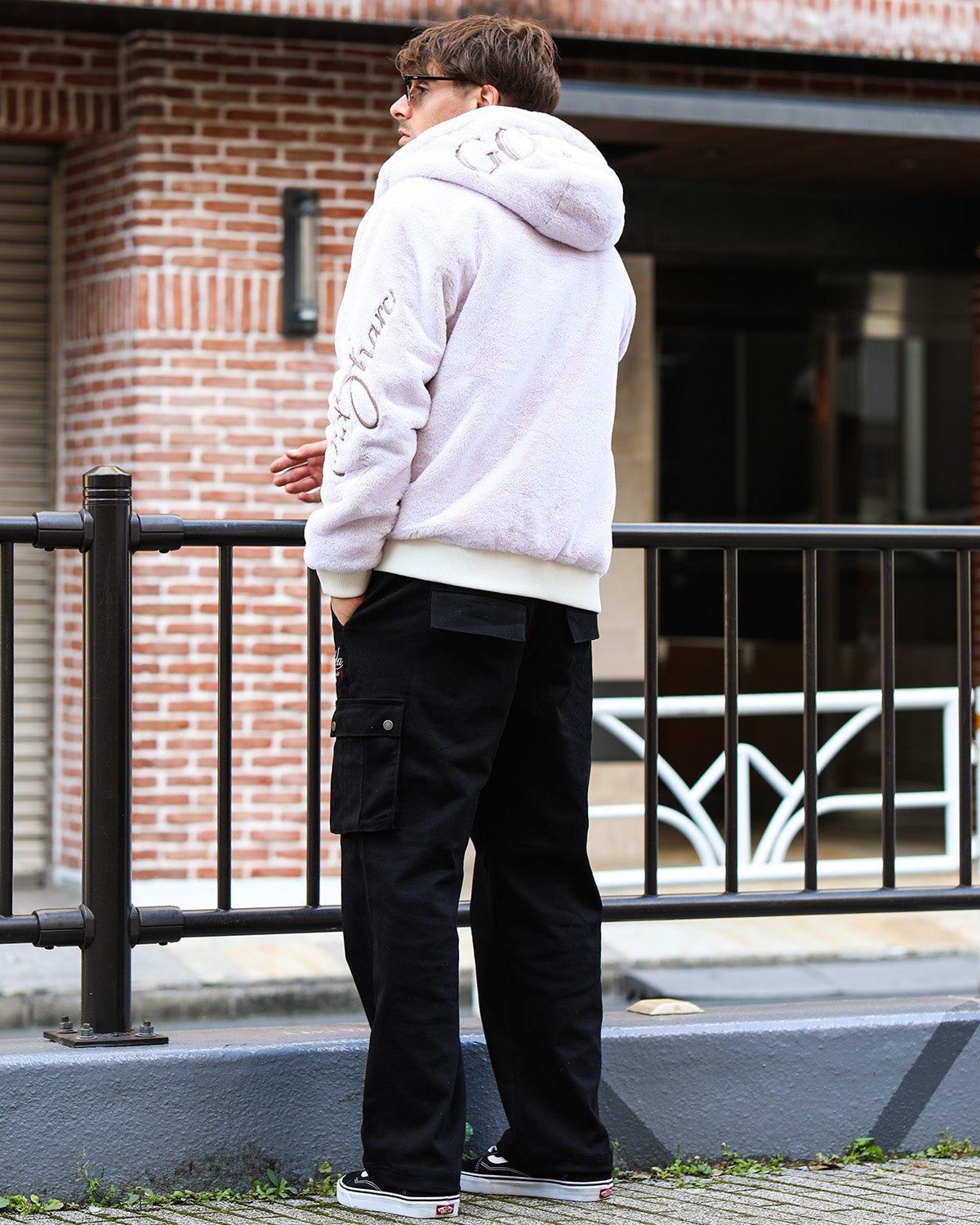 オフホワイト：183cm/70kg(Lサイズ着用)