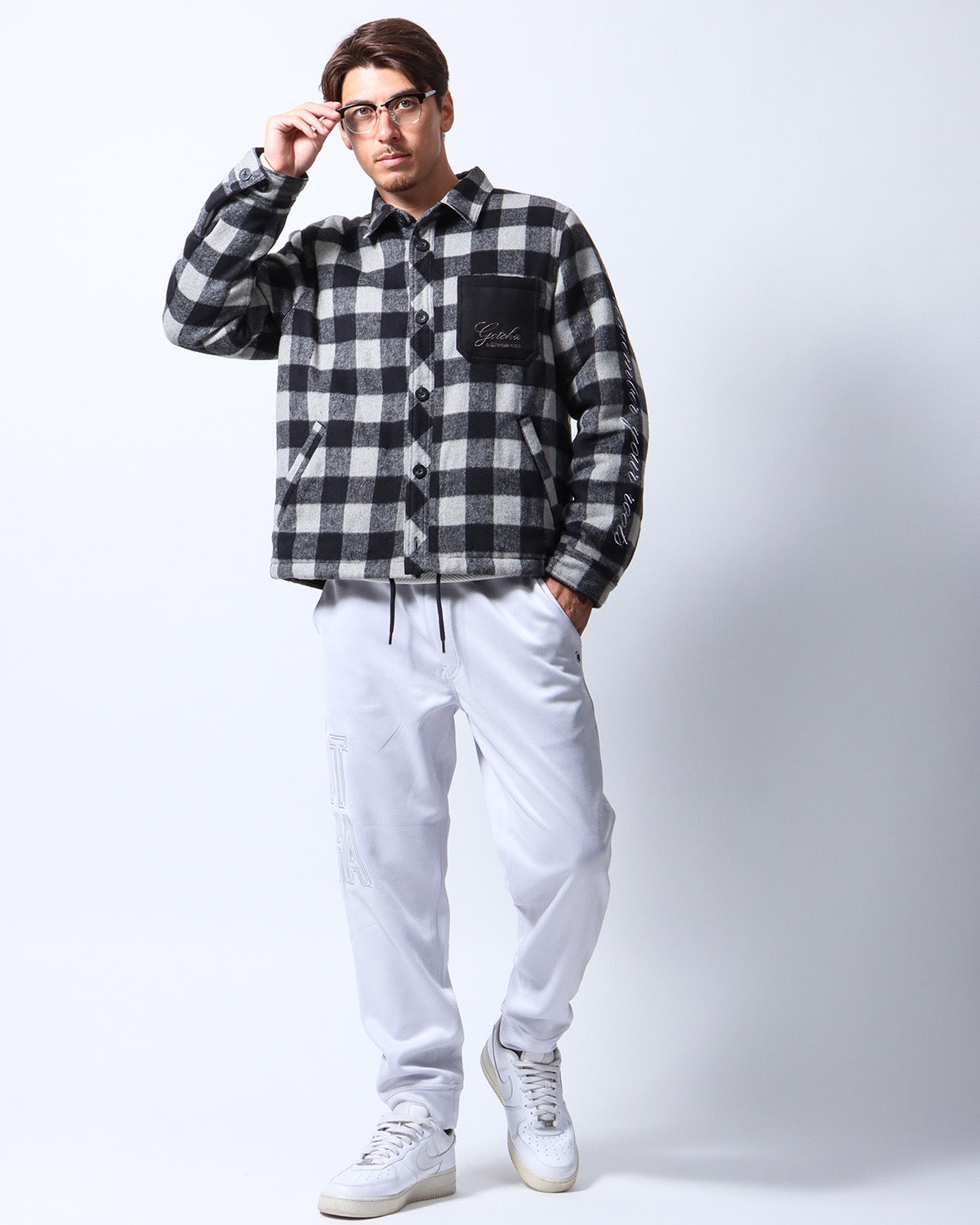 ブラック：180cm/70kg(Lサイズ着用)