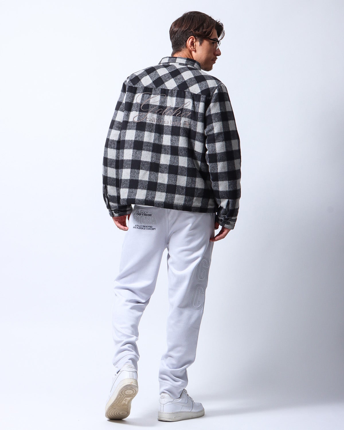 ブラック：180cm/70kg(Lサイズ着用)