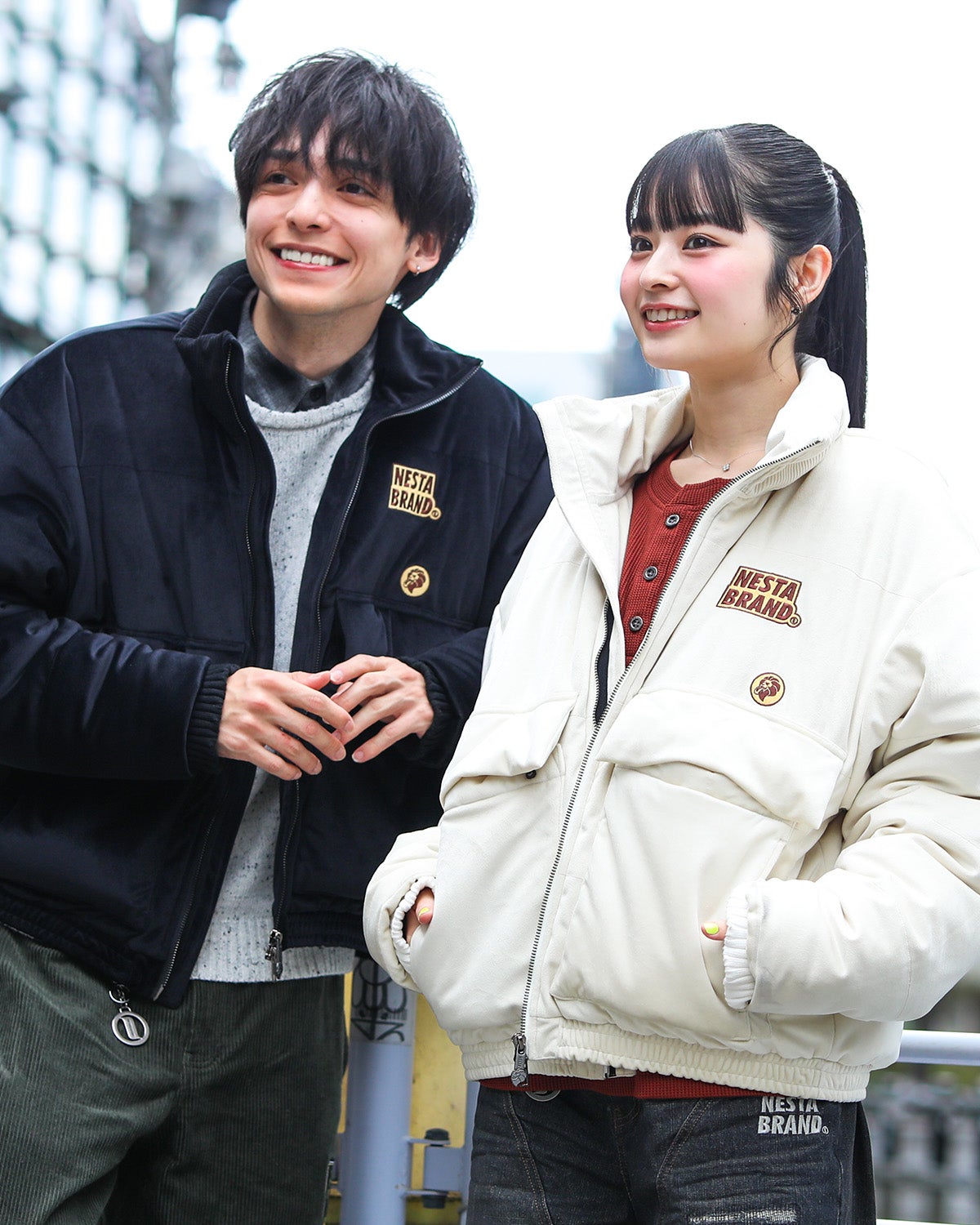 左：175cm(Mサイズ着用)、右：160ｃｍ(Mサイズ着用)