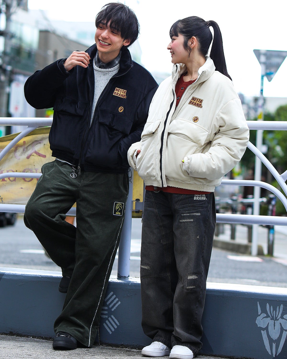 左：175cm(Mサイズ着用)、右：160ｃｍ(Mサイズ着用)