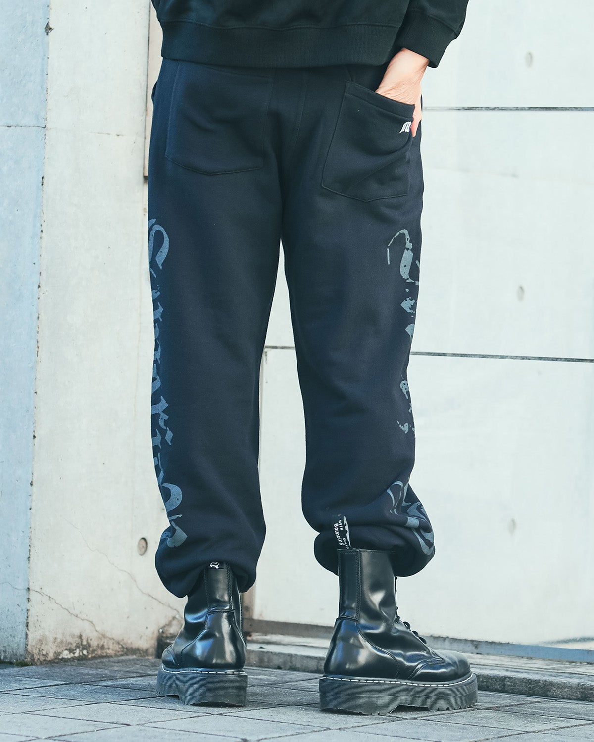 ブラック：183cm(Lサイズ着用)