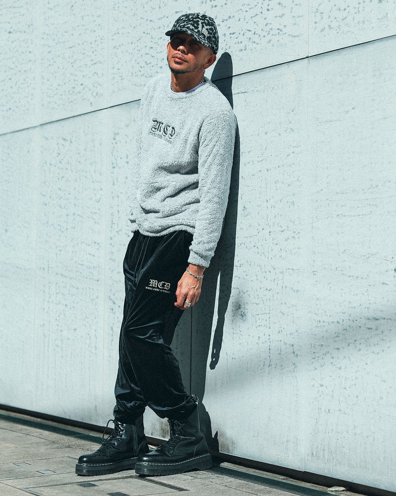 ライトグレー：183cm(Lサイズ着用)